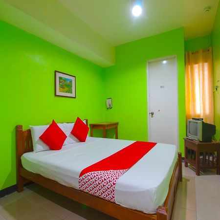 Oyo 677 Roseate Pensione Cebu Екстер'єр фото