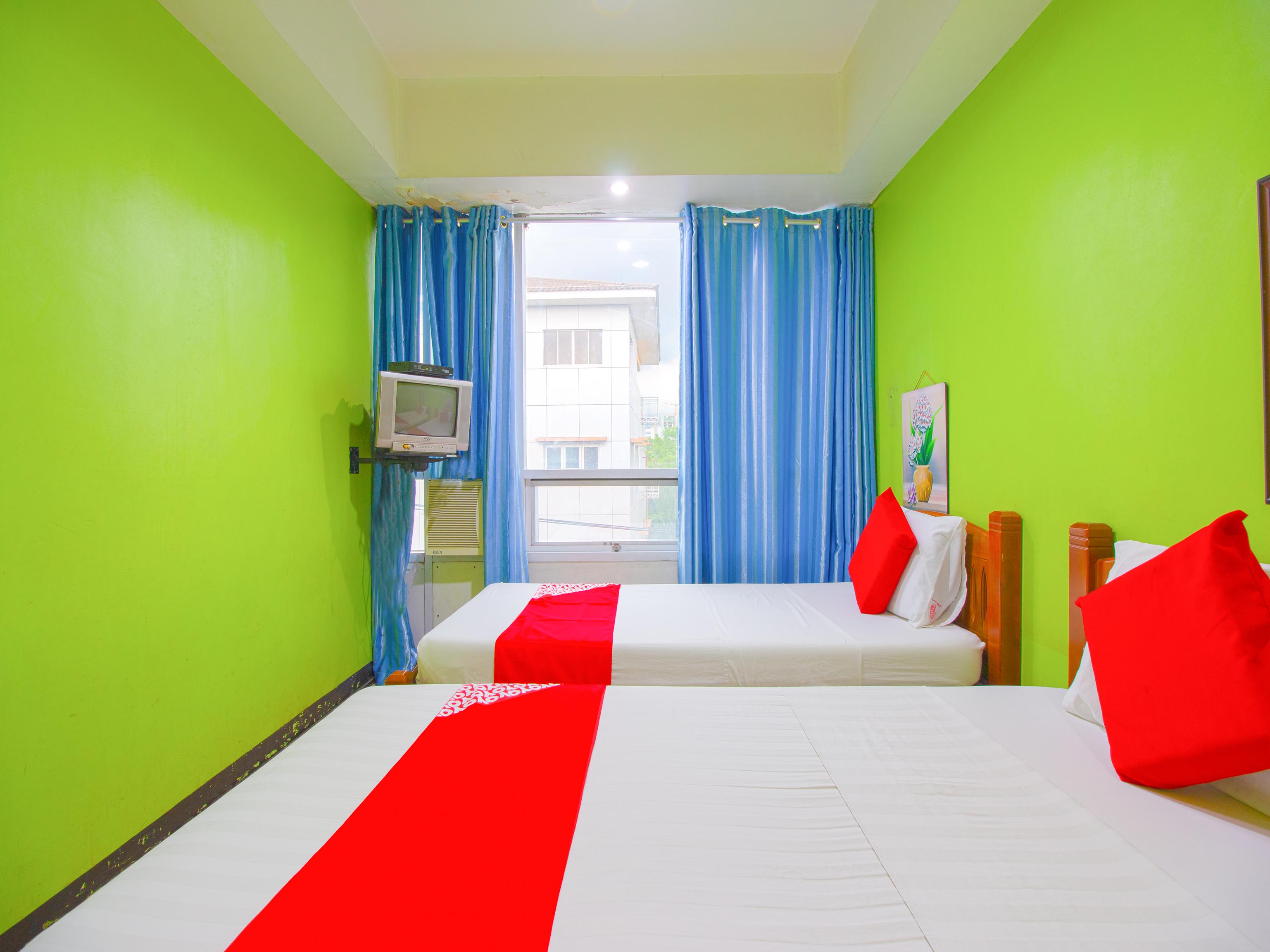 Oyo 677 Roseate Pensione Cebu Екстер'єр фото